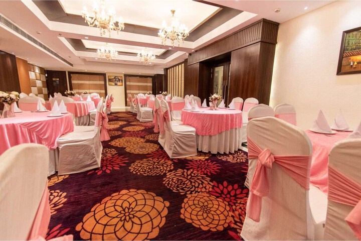 Ballroom/Hall 59 of 74