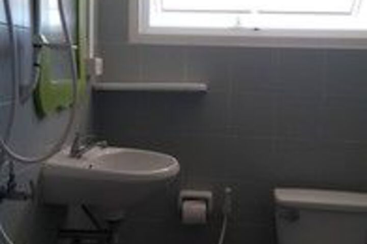 Room 8 of 34