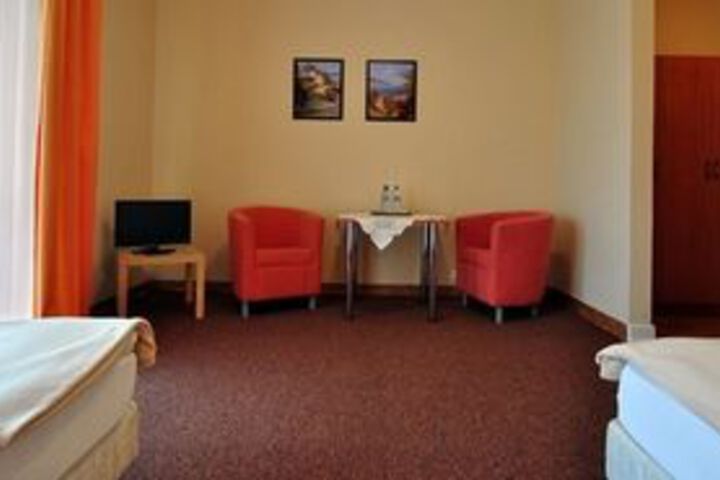 Room 26 of 43