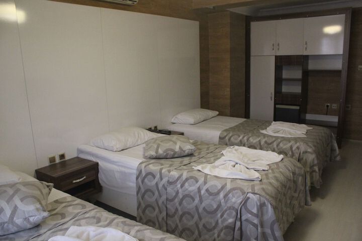 Room 8 of 14