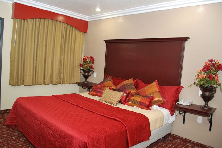 Room 5 of 26