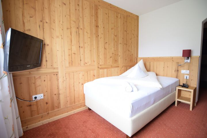 Room 3 of 58