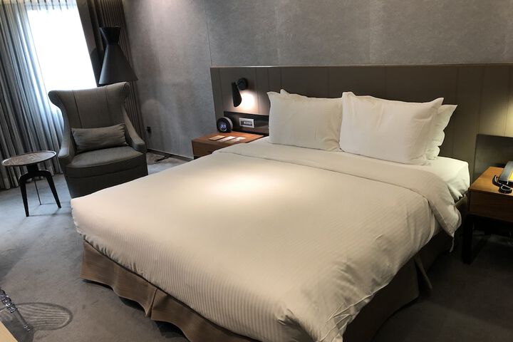 Room 10 of 72