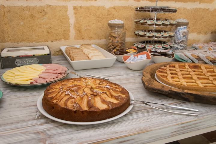 Breakfast/Coffee Service 28 of 51