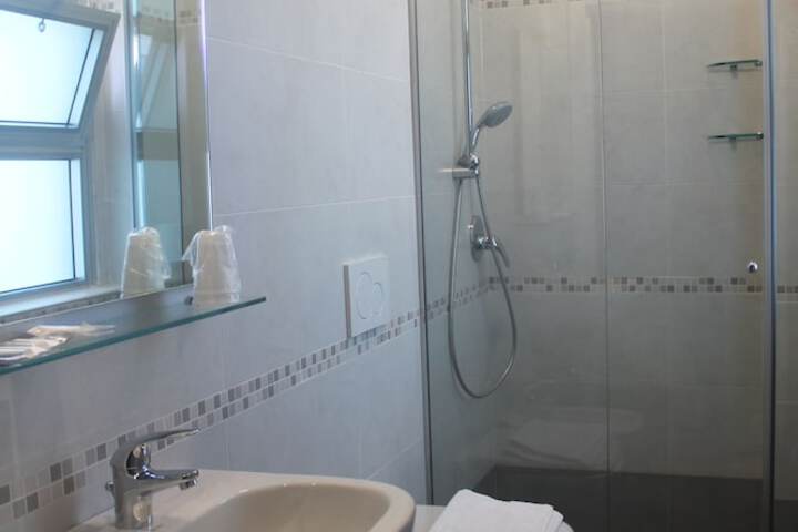 Room 15 of 26