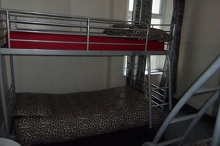 Room 5 of 15