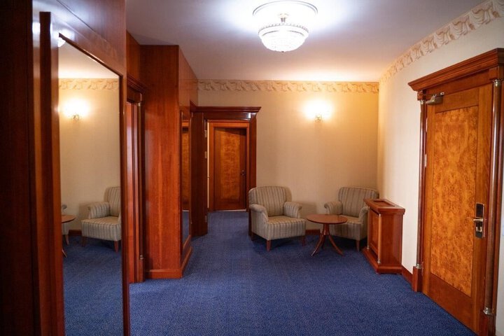Room 38 of 143