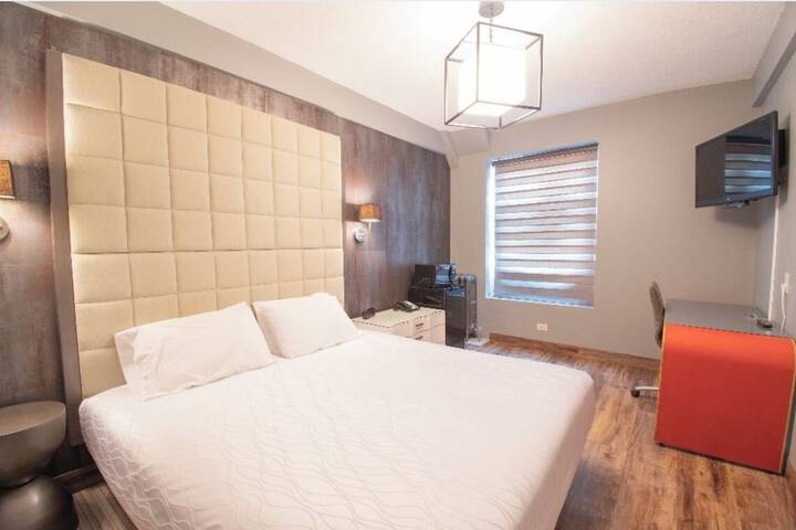 Room 8 of 19