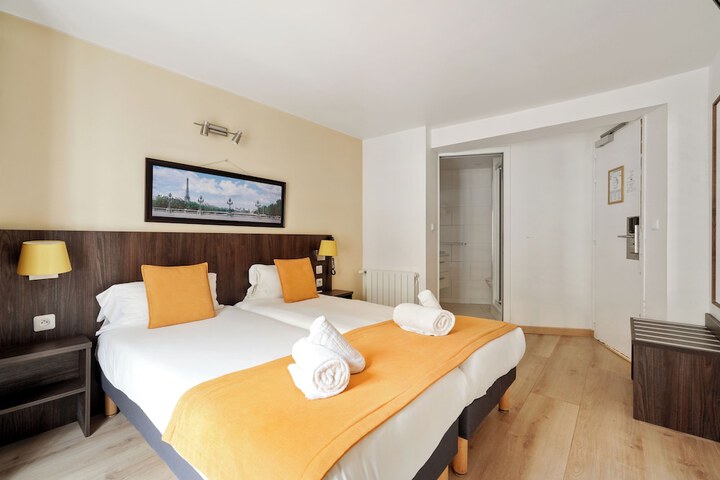 Room 7 of 20