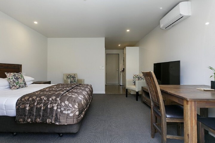 Room 17 of 65
