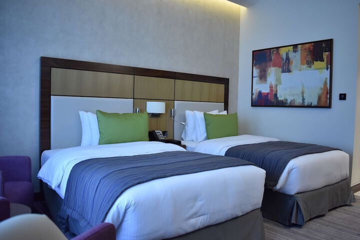 Room 15 of 114