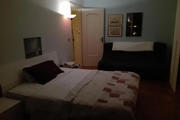 Room 2 of 9