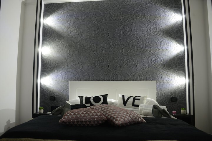 Room 12 of 21