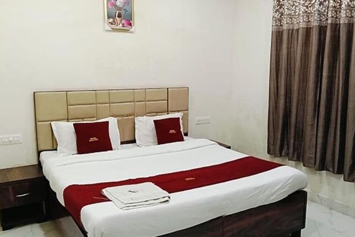 Fabhotel Vedika