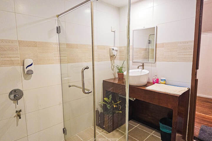 Room 8 of 21
