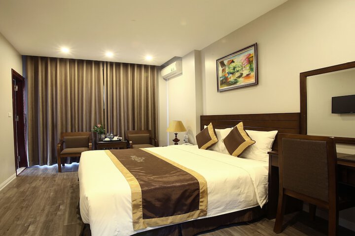 Room 9 of 34