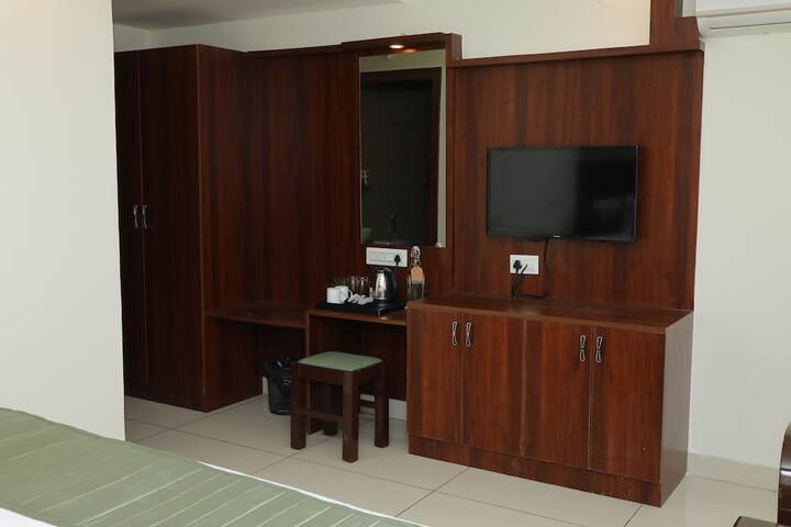 Room 12 of 34