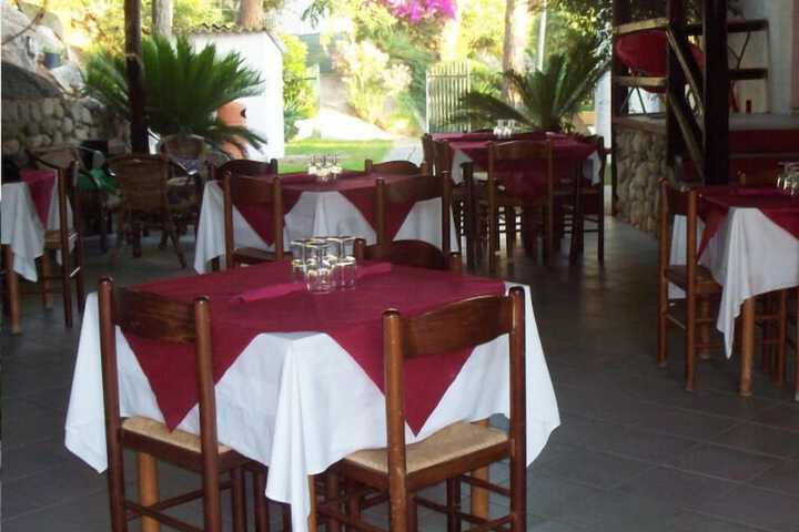 Dining 41 of 80