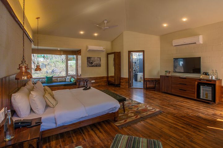 Room 3 of 16