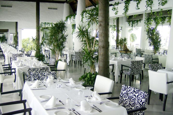 Dining 44 of 78