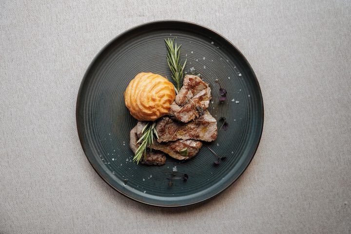 Dining 90 of 101