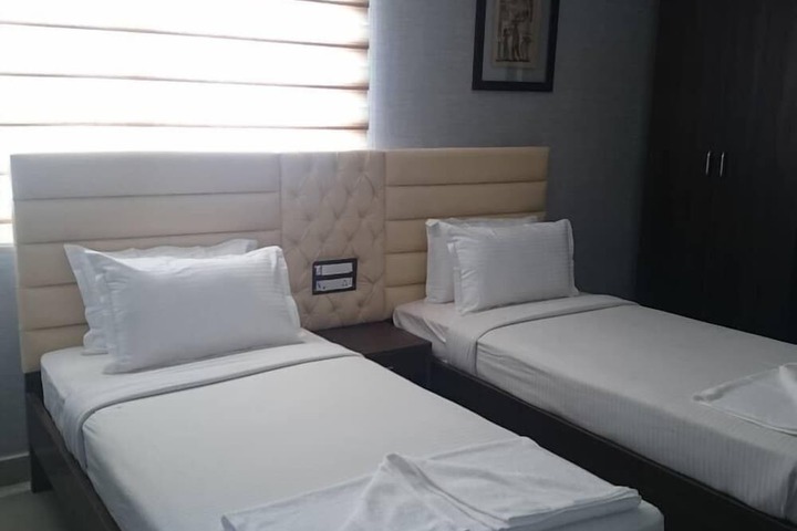 Room 40 of 74