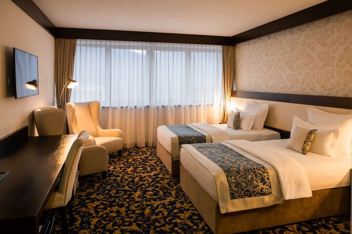 Room 21 of 105