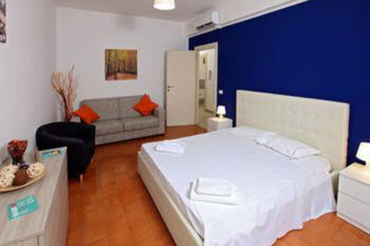 Room 6 of 22