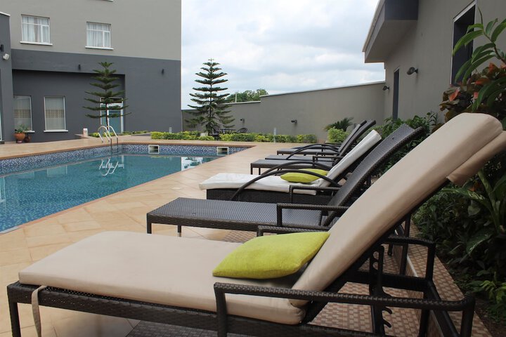 Pool 20 of 37