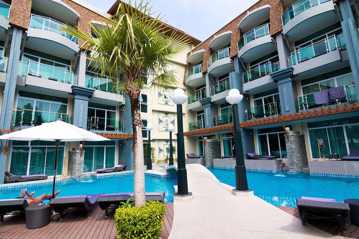 Pools & Facilities