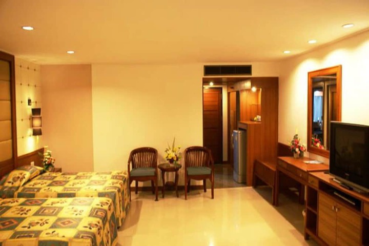 Room 6 of 44