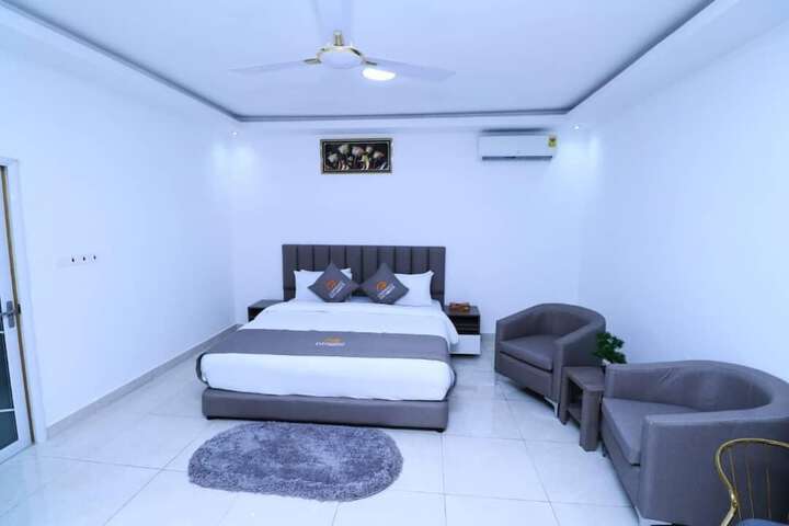 Room 13 of 44