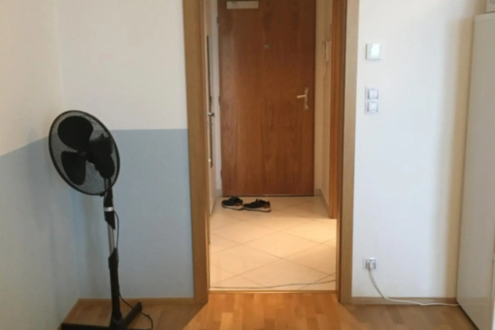 Room 4 of 12