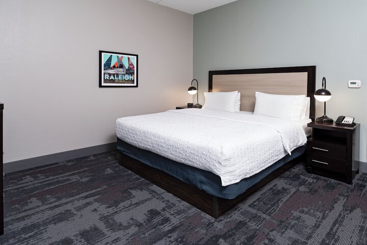Room 52 of 99