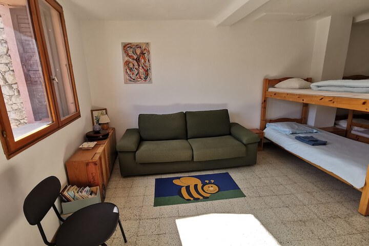 Room 27 of 124