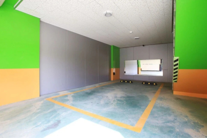 Room 11 of 14