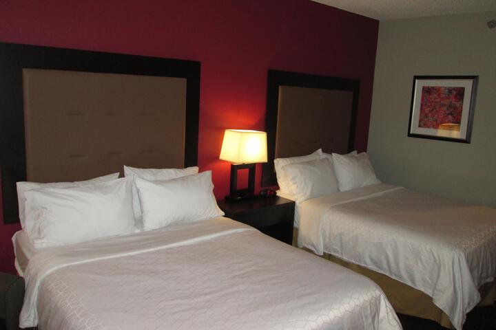 Standard 2 Queen Beds Accessible (7 of 19)