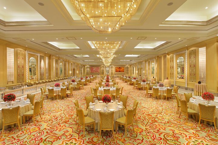 Ballroom/Hall 51 of 71