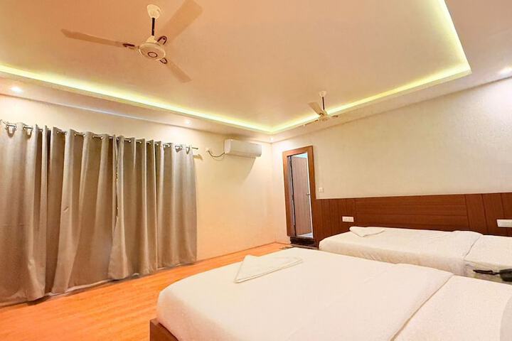 Room 10 of 19