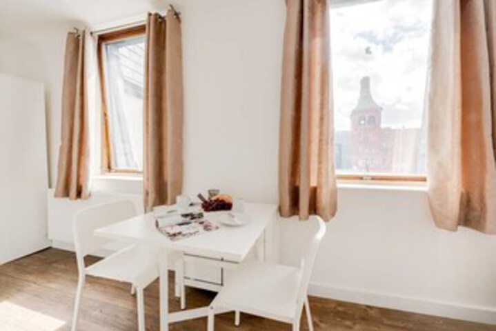 Room 10 of 45