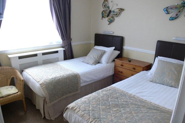 Room 11 of 25