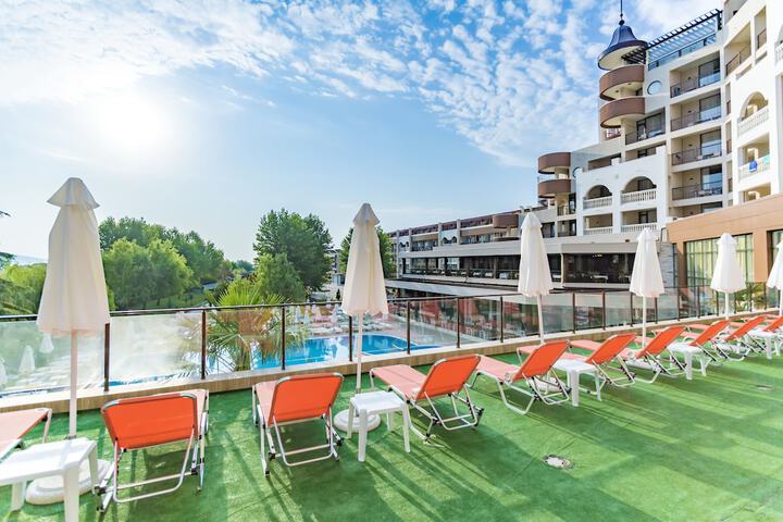 Sundeck 110 of 115