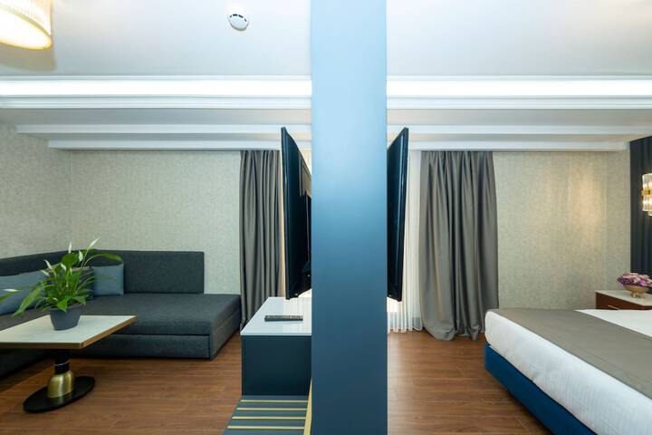 Room 60 of 144