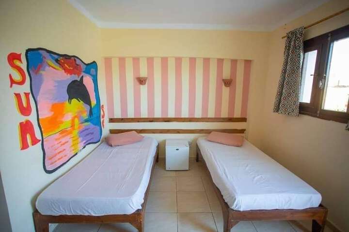 Room 5 of 6