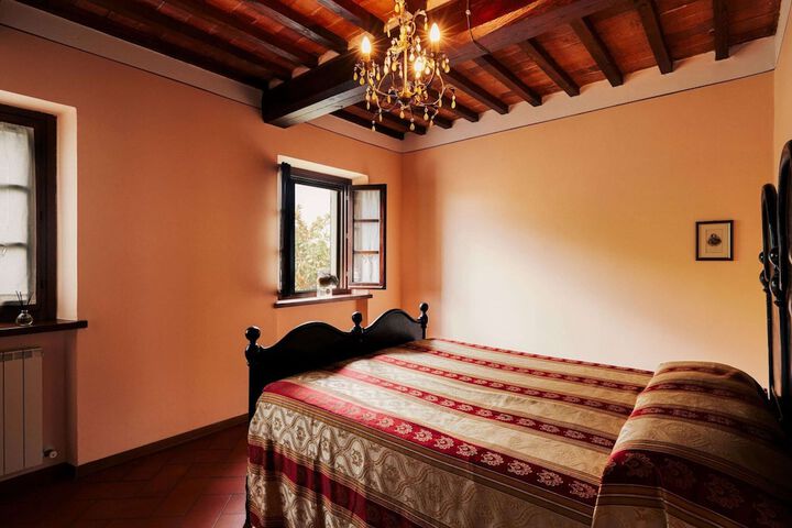 Room 4 of 38