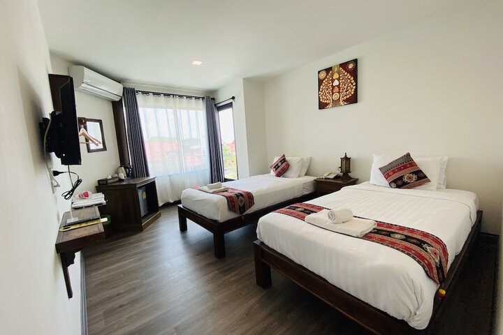 Room 10 of 30