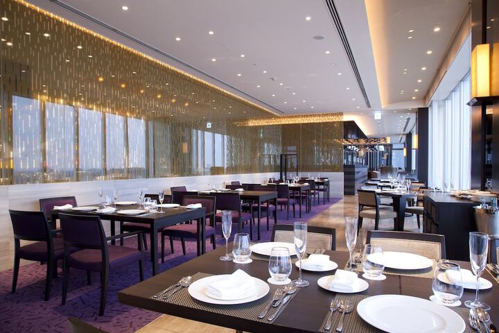 Dining 75 of 130