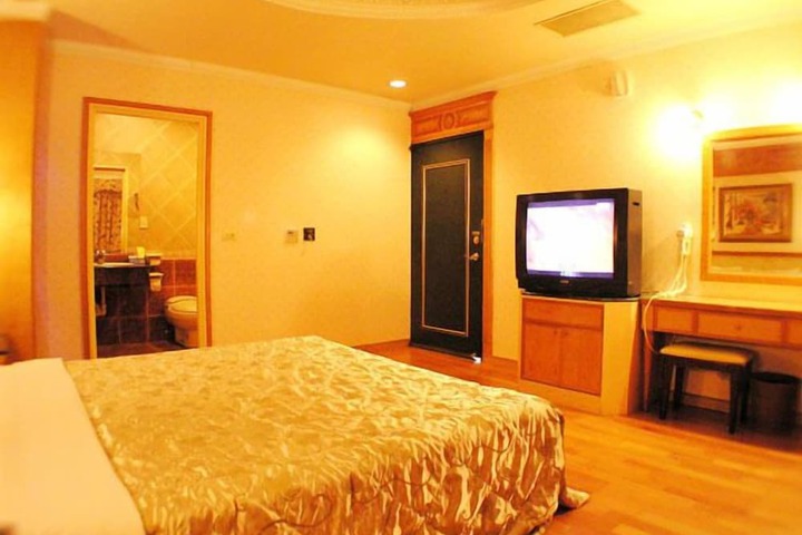 Room 12 of 52