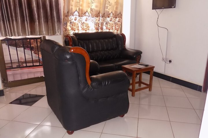 Room 2 of 25