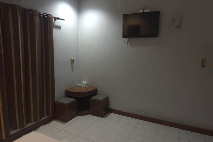 Room 3 of 11